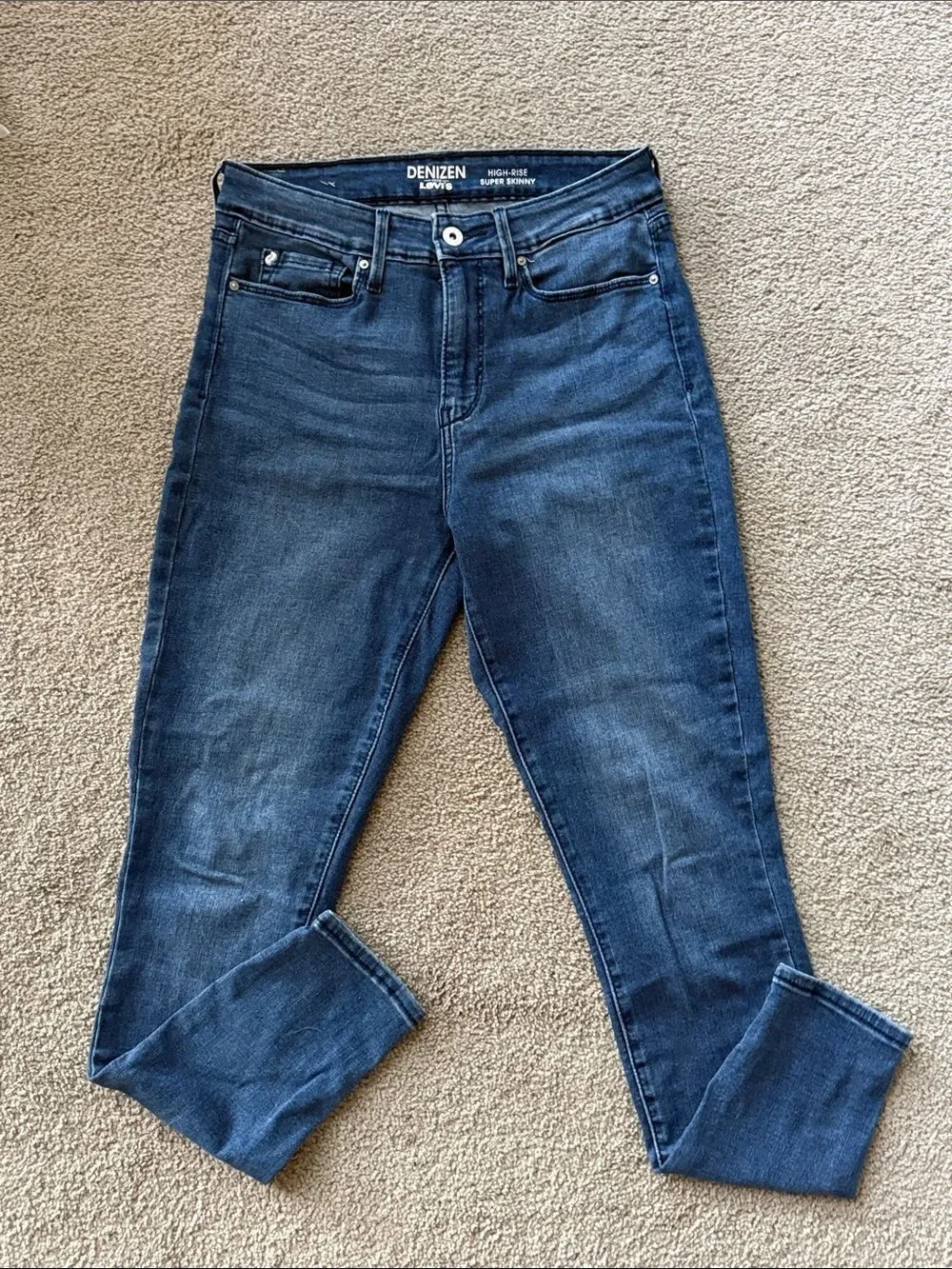 Levi's Denizen Dark Blue High-Rise Super Skinny Jeans!